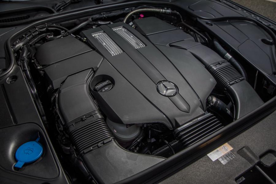 Моторный отсек Mercedes-Benz S450 Lang 4Matic (V222) 2017 года  (NA) (фото 7 из 22)